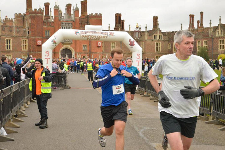 Neil's wave leaves the start at Hampton Court Palace